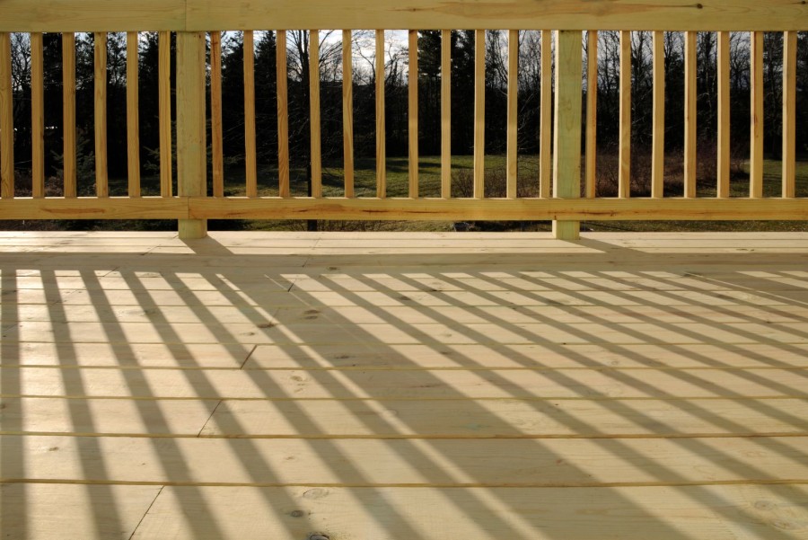 beautiful finished deck in hamilton (1)